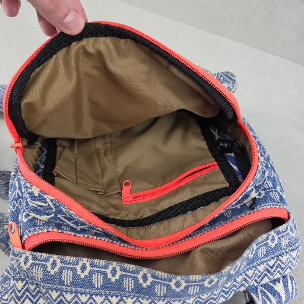 KAVU Shoulder Bag - Picture 4 of 8